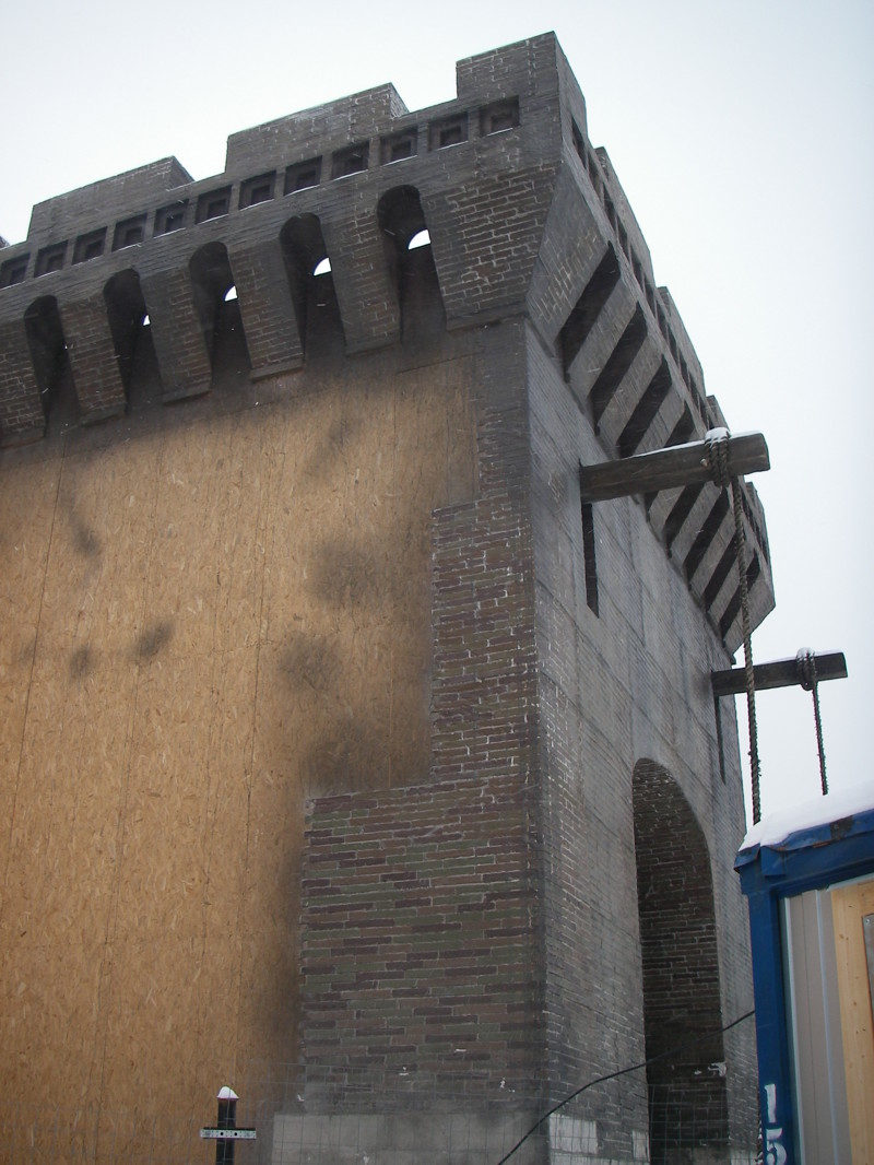 3.  Башня с рычагами подъёмного моста. 
