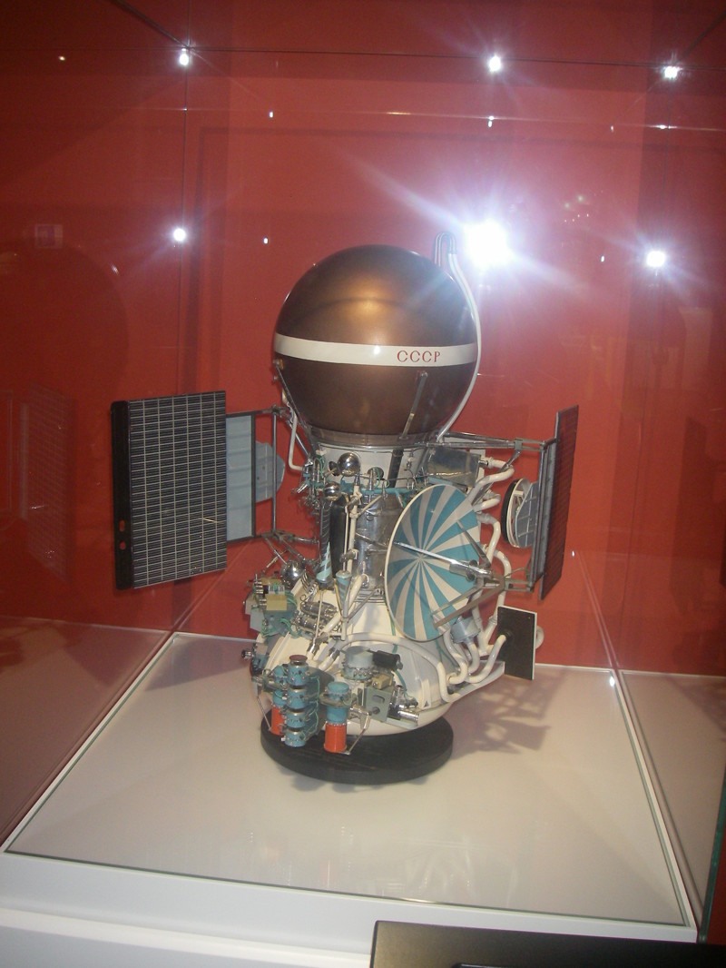 Макет автоматической станции "Венера"
