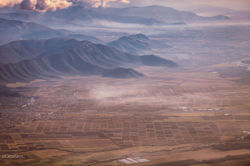 Великолепные фото видов Грузии с вертолёта от грузинского фотографа Дито Тедиашвили