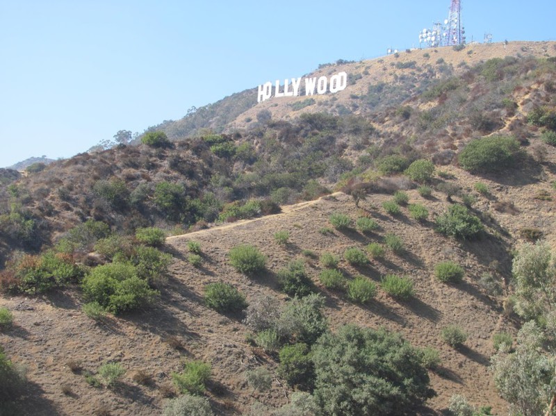 4. Сначала смотрим Голливудские холмы, привыкаем к машине (обкатываем коня) 