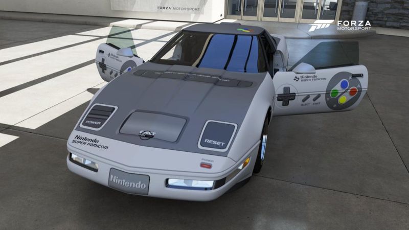 А этот Corvette оформлен в стиле Super Nintendo - 16-битного конкурента популярной у нас Sega Mega Drive.