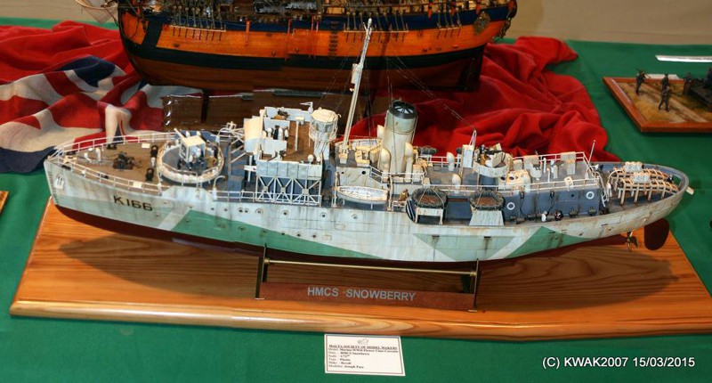 Вот макет Британского тральщика SNOWBERRY. В войну англичане мобилизовали все, что хоть как то держалось на воде и сделали из него вспомогательный флот. Вот один из таких примеров. 