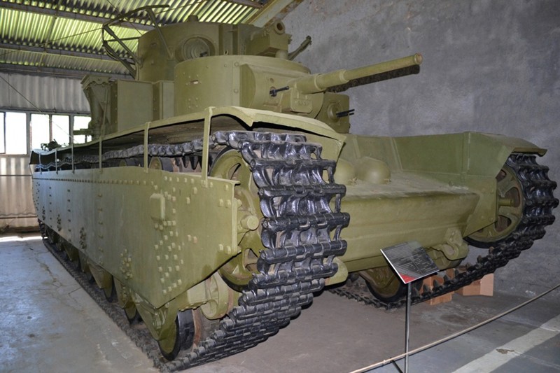 Многобашенный танк Т-35