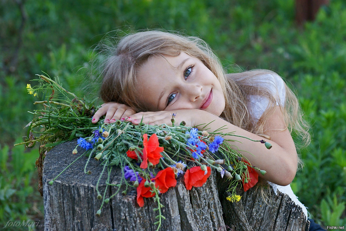 В природе нет ничего прелестнее. Дети с цветами. Прекрасные дети. Доброта дети. Красота души.