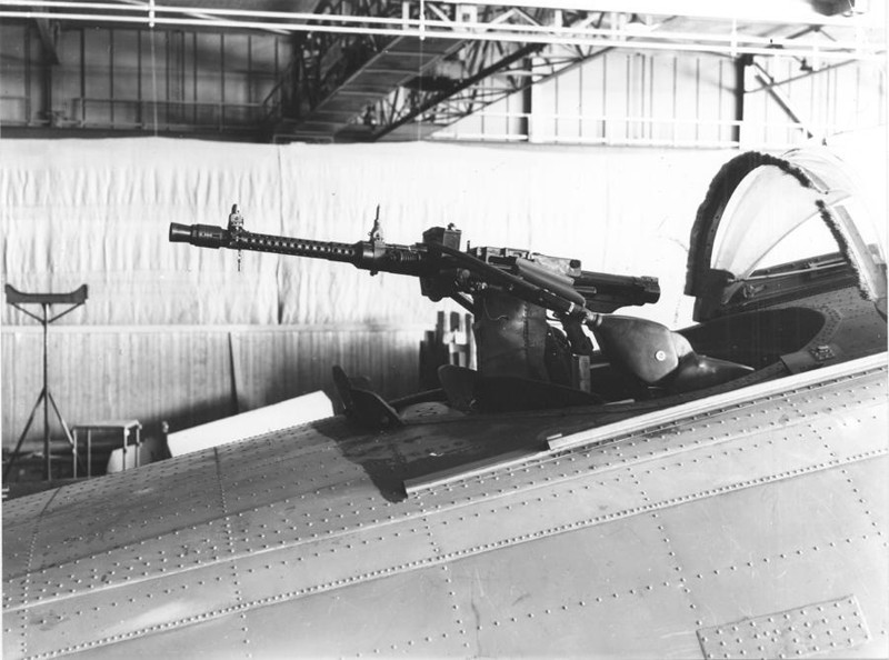 38. Верхняя оборонительная огневая точка на немецком линейном бомбардировщике Не-111
