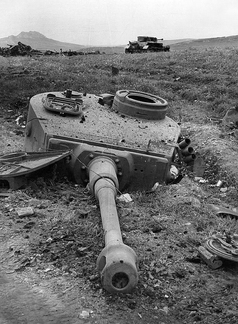 Подбитый немецкий танк тигр
