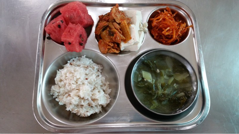 Что приносят с собой на обед в школу корейские дети