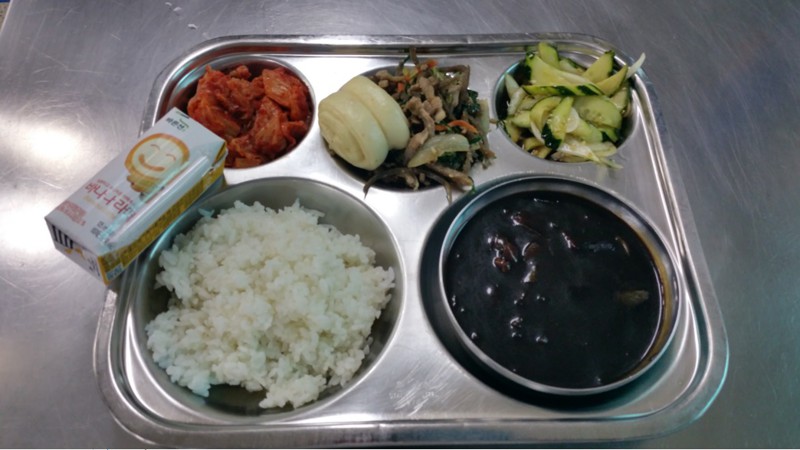 Что приносят с собой на обед в школу корейские дети