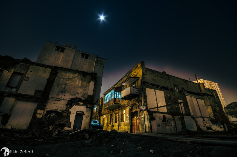 Ночная прогулка по руинам квартала "Советская" в Баку