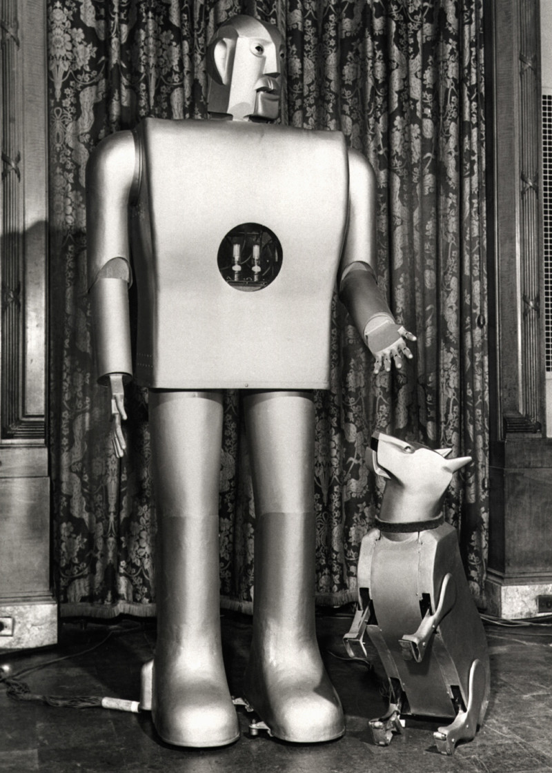 1940 год. Робот Электро и его робособака Спарко.