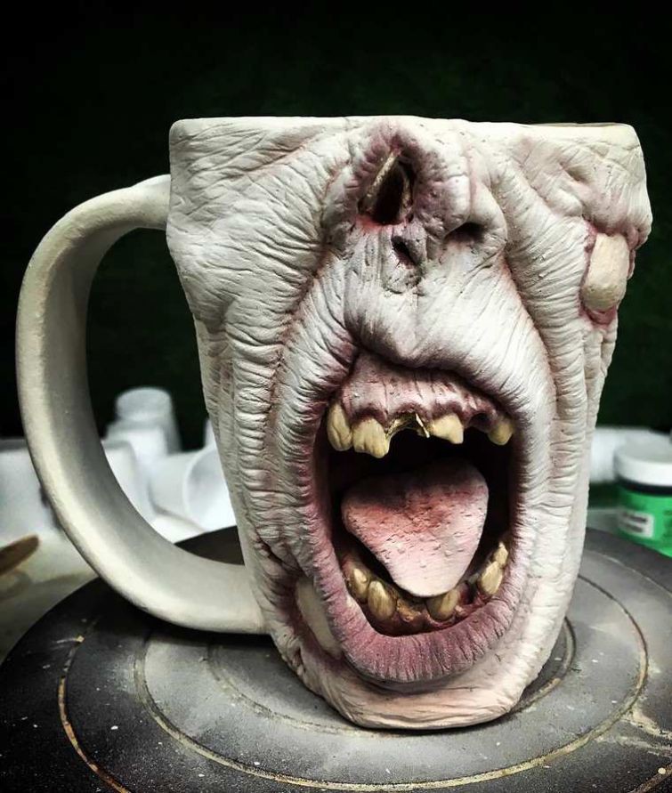 Американський кераміст виготовляє гіперреалистичі зомбі-чашки - фото 4