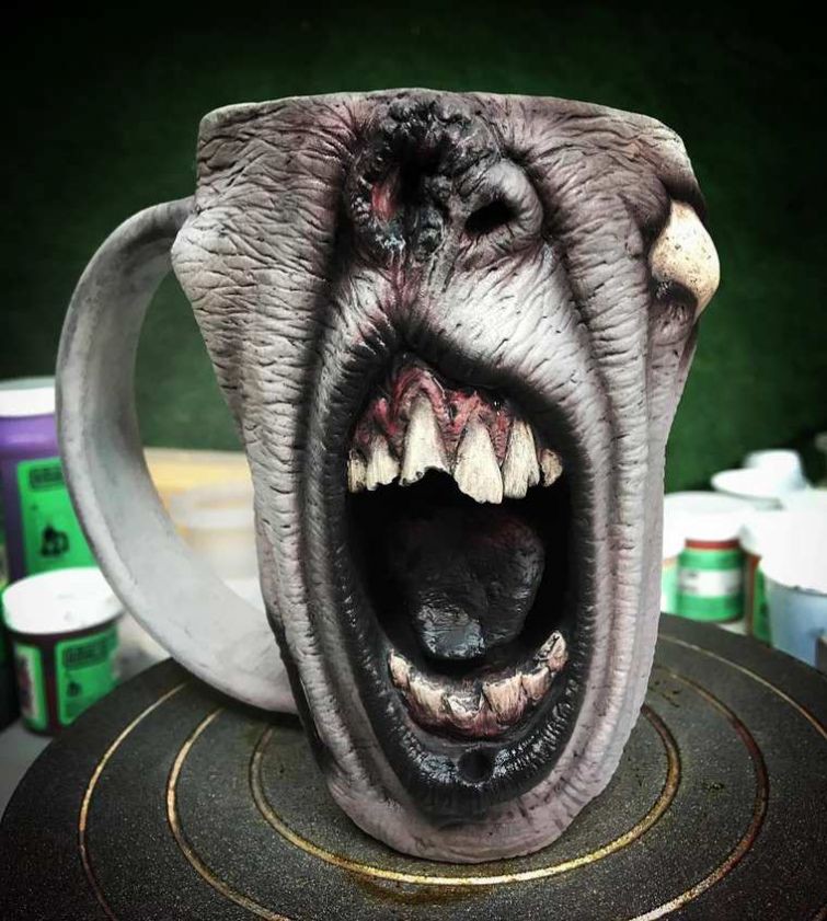 Американський кераміст виготовляє гіперреалистичі зомбі-чашки - фото 11