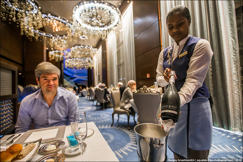 Сколько стоит ужин в luxury-ресторане в Кувейте