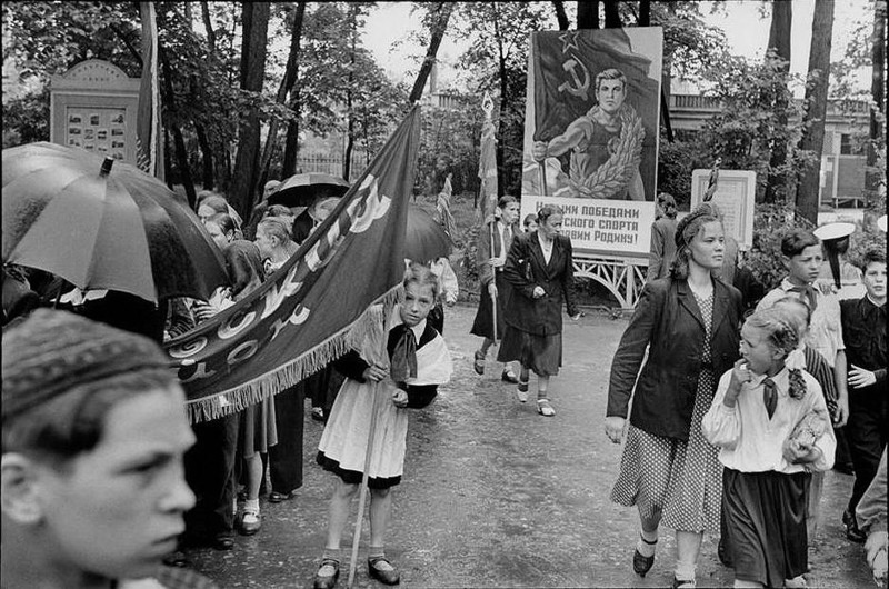 25 кадров Анри Картье-Брессона о советской жизни в 1954 году