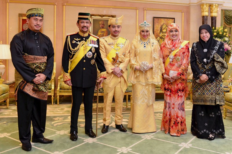 10. Королевская семья Брунея