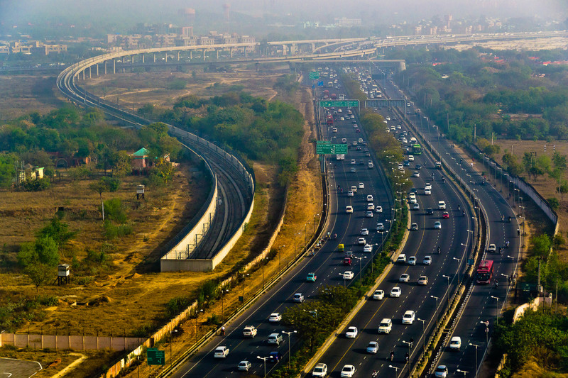 транспортная инфраструктура в Дели очень развитая