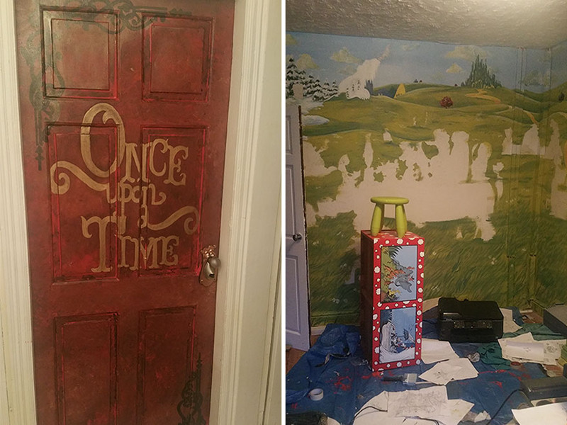Дверь комнаты напоминает обложку книги; по задумке Керри, за этой дверью должны начинаться удивительные волшебные истории