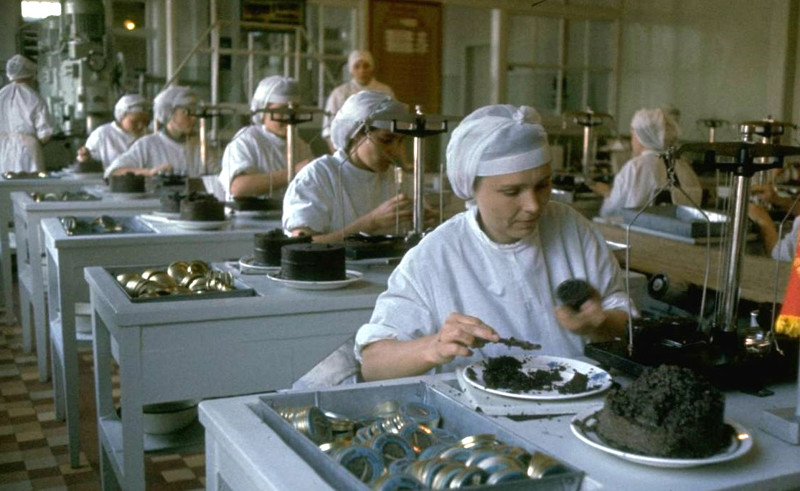 Добыча черной икры в 1960 году