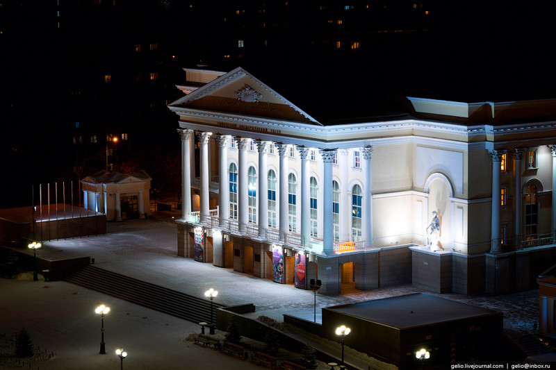 Современное здание театра было построено в 2008 году. 
