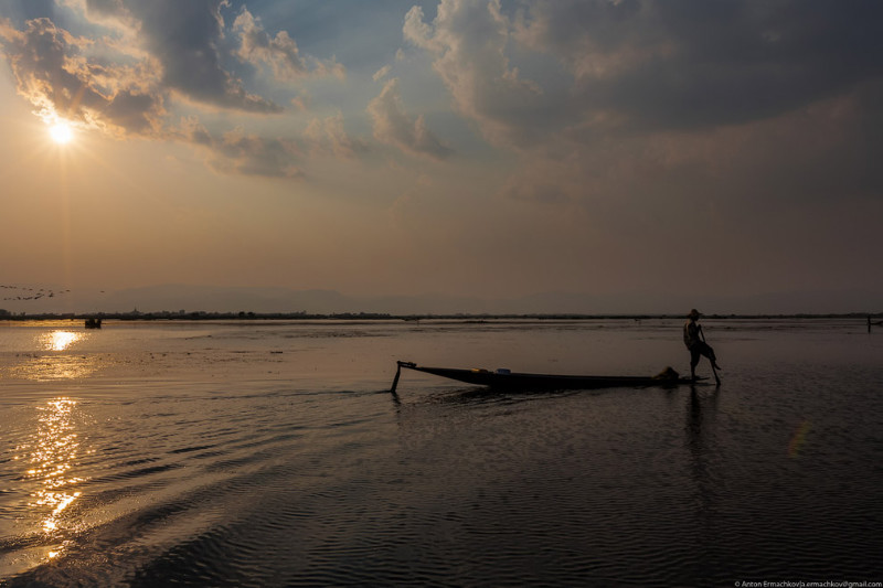 Рыбаки на озере Инле мьянма, озеро Инле, рыбаки