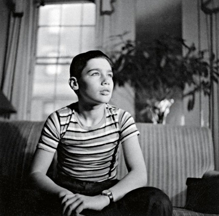 Двенадцатилетний Владимир Познер в нью-йоркской квартире.  интересно, история, фото