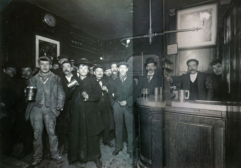 Посетители лондонского паба, 1898 год.  интересно, история, фото