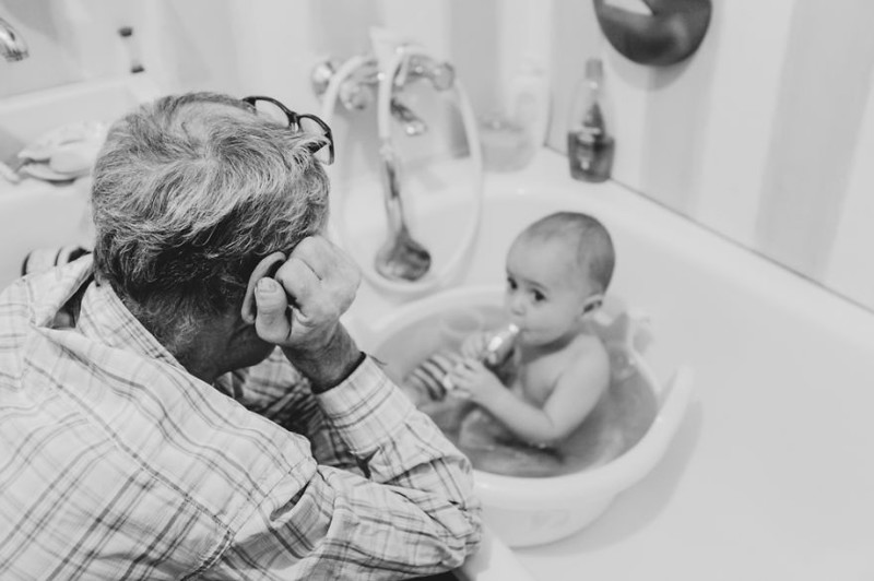 Самый лучший дедушка в серии трогательных фотографий от молодой мамы
