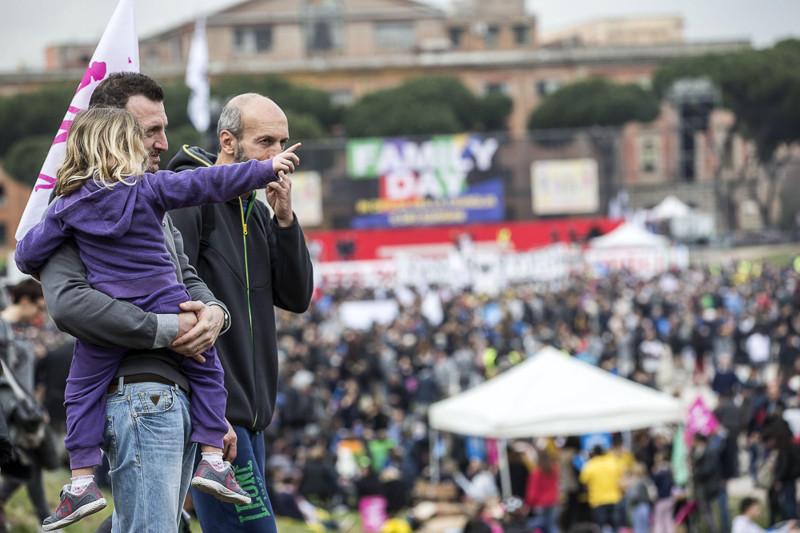 Последний стон Европы против гей-браков - фоторепортаж