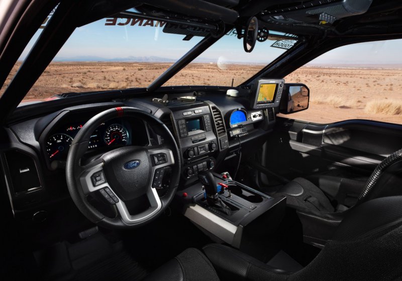 Новый Ford F-150 Raptor пройдет испытание пустыней