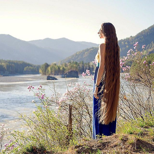 Русская Рапунцель отрастила роскошные волосы длиной больше метра