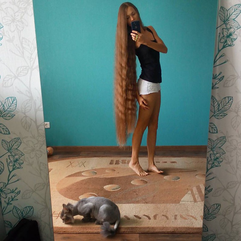 Русская Рапунцель отрастила роскошные волосы длиной больше метра