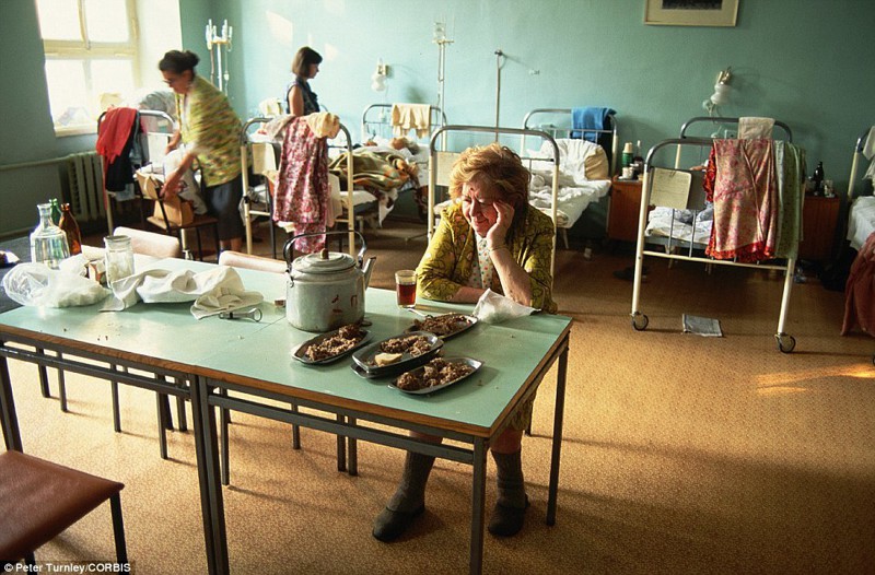 Палата одной из городских больниц. Москва, июль 1991 год.