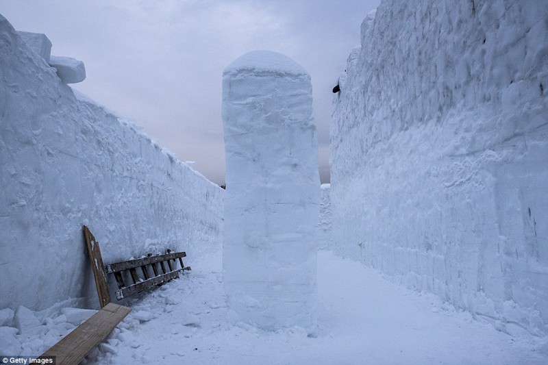 В Польше построили самый большой в мире ледяной лабиринт