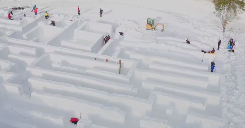 В Польше построили самый большой в мире ледяной лабиринт