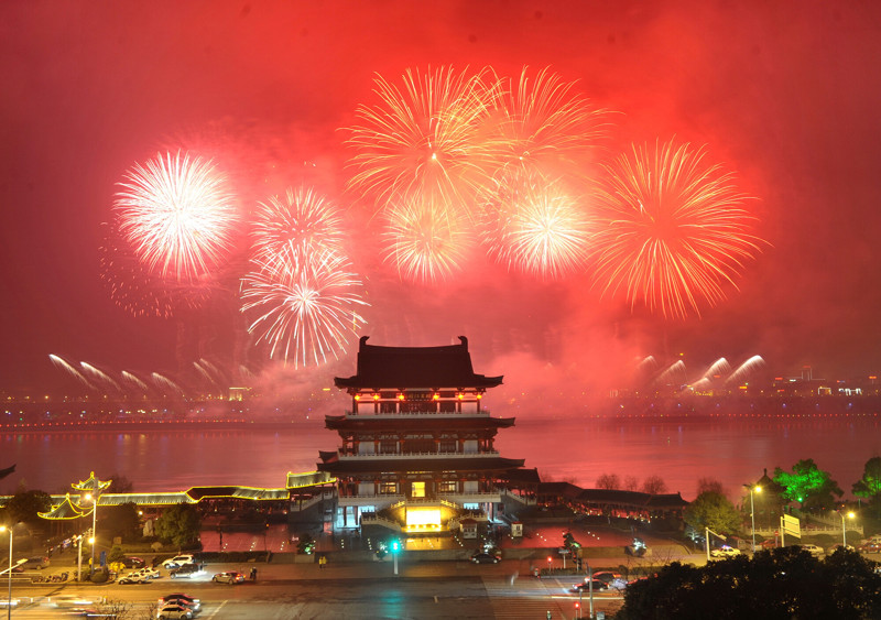 Китайский Новый год - наступил год огненной обезьяны