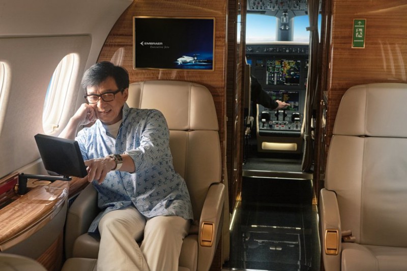 Джеки Чан побаловал себя новым самолетом за 20 миллионов долларов