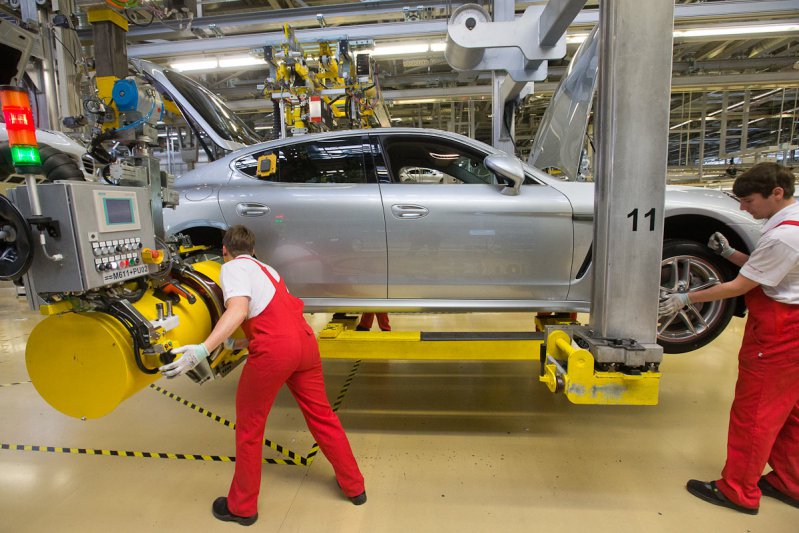 Производство Porsche на заводе в Лейпциге