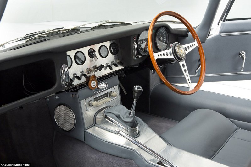 3000 часов потребовалось чтобы восстановить этот Jaguar E-Type 1961
