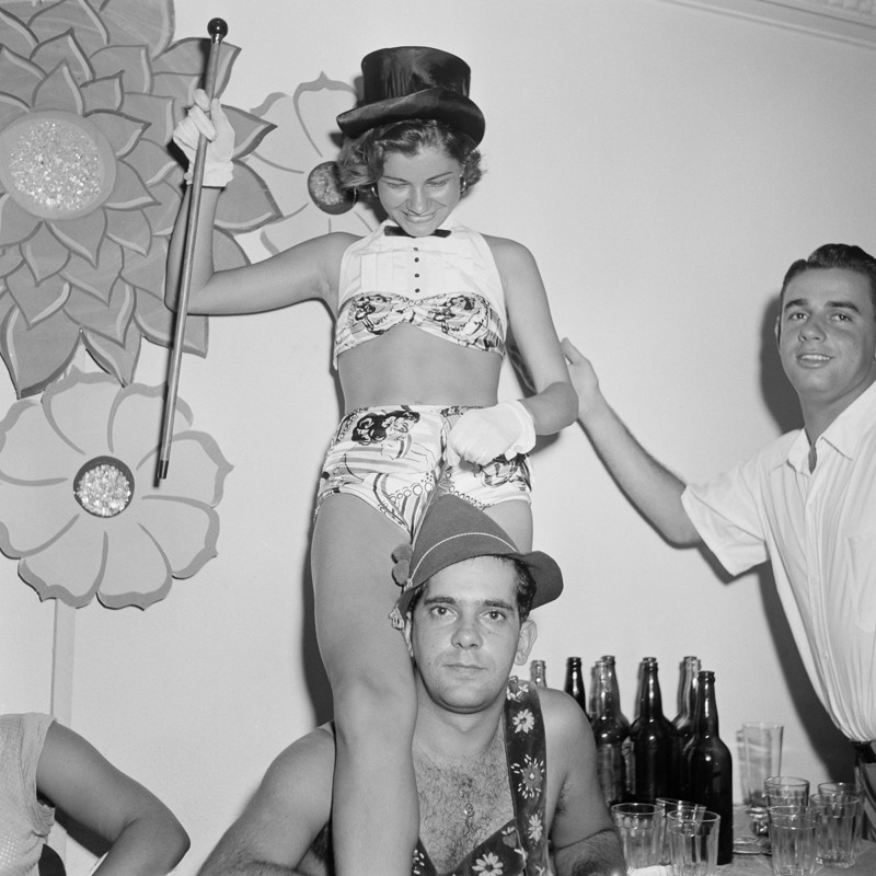Подготовка к карнавалу 1953 года