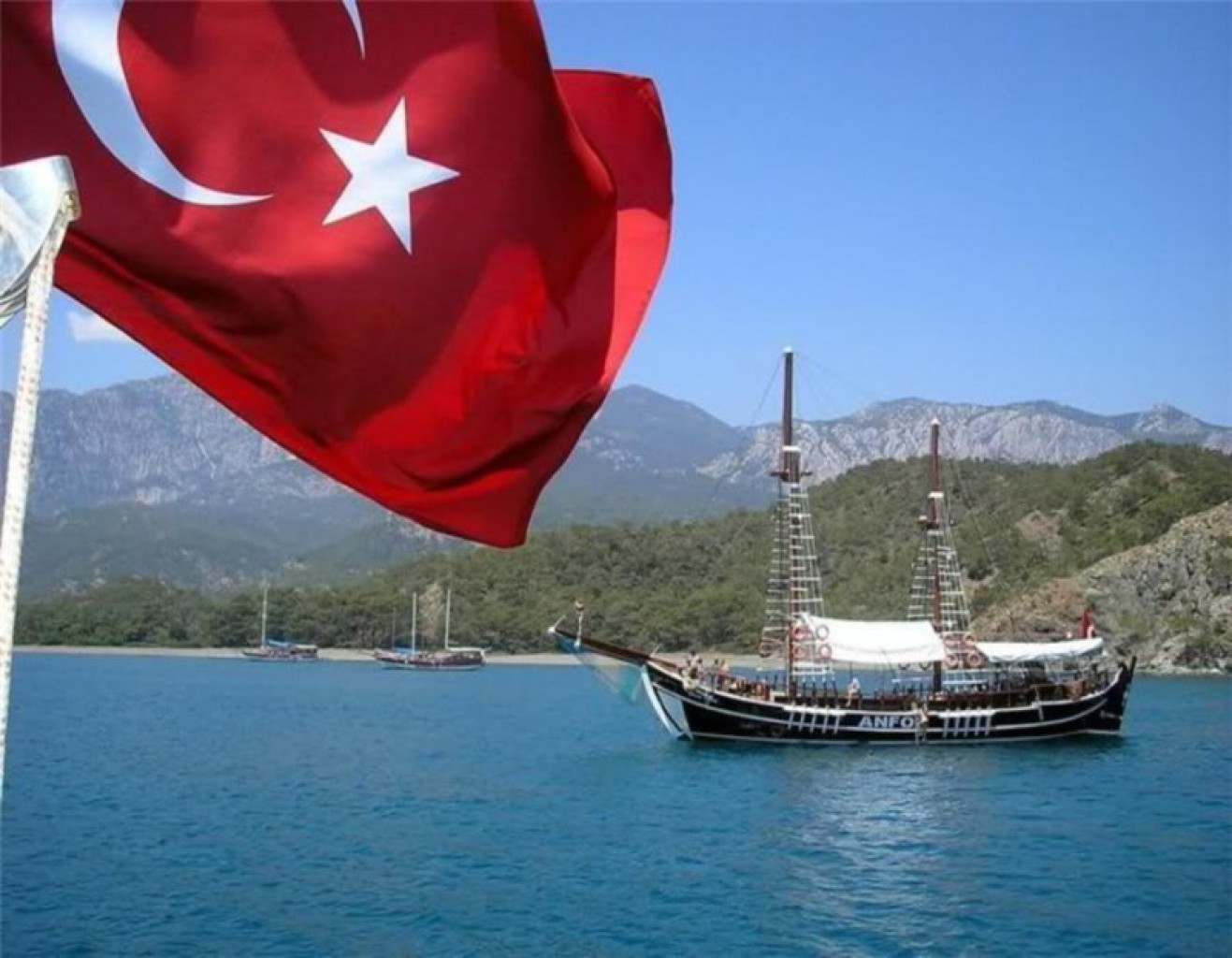 Турция флаг море
