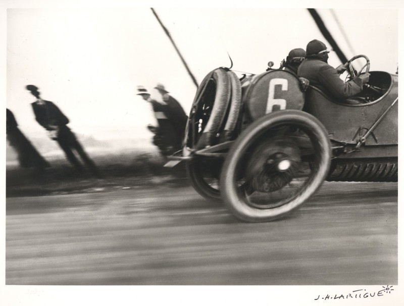 Как в 20 веке фотографировали движущиеся автомобили!?