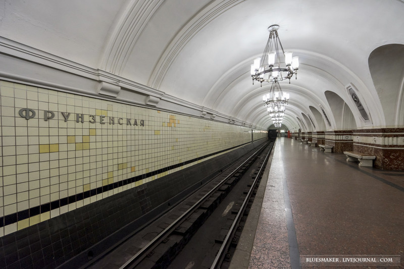 Путешествие во времени сегодня? Да пожалуйста... Добро пожаловать на красную ветку метро в Москве