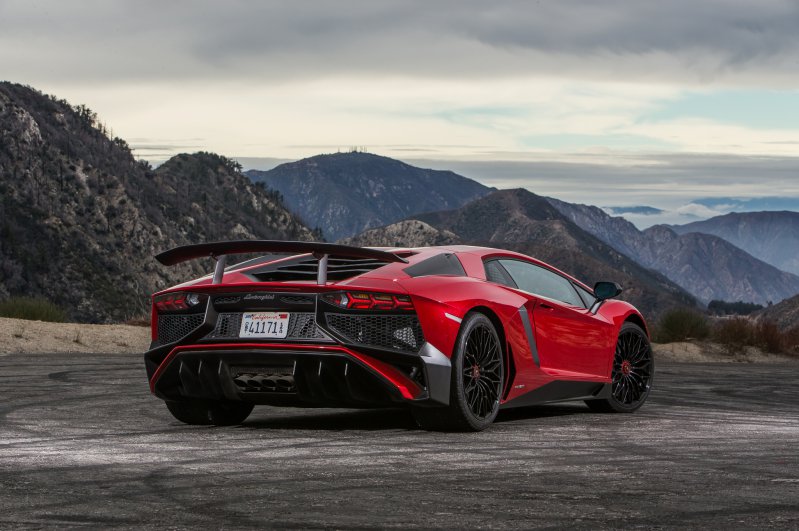 Автомобиль, которым хочется обладать - Lamborghini Aventador LP 750-4 Superveloce