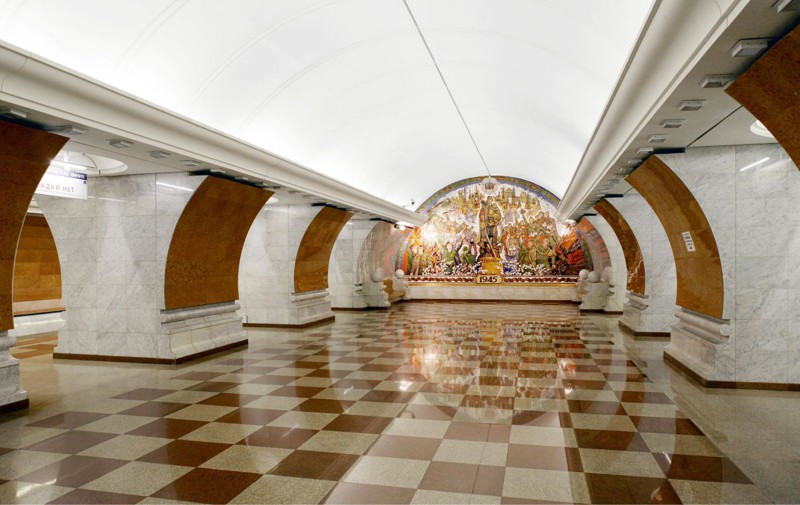6 мая 2003 года открыта станция «Парк Победы», глубина заложения,  80 метров. На данный момент самая глубокая в Москве. .
