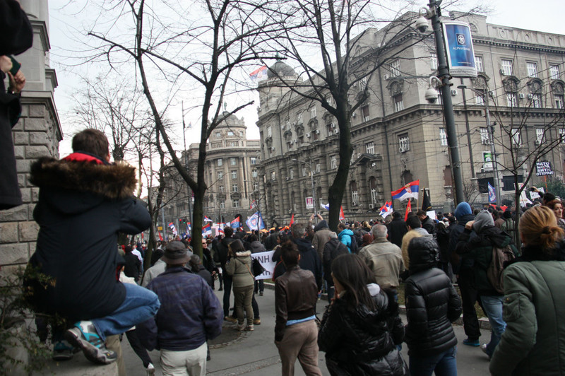  В центре Белграда звучит "Вставай, страна огромная!"