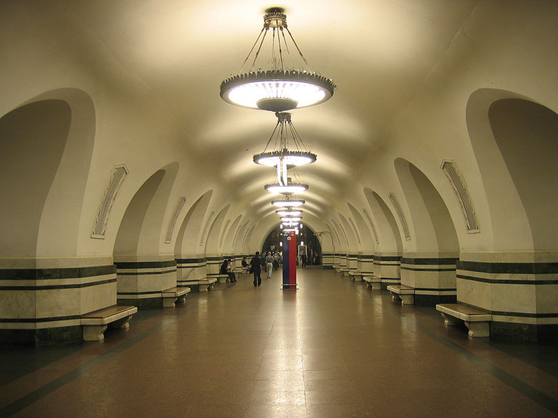 Алексеевская, Мир (до 1966), Щербаковская (до 1990), глубина заложения 51 метр.