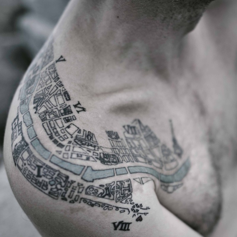 Татуировки с картой родного города