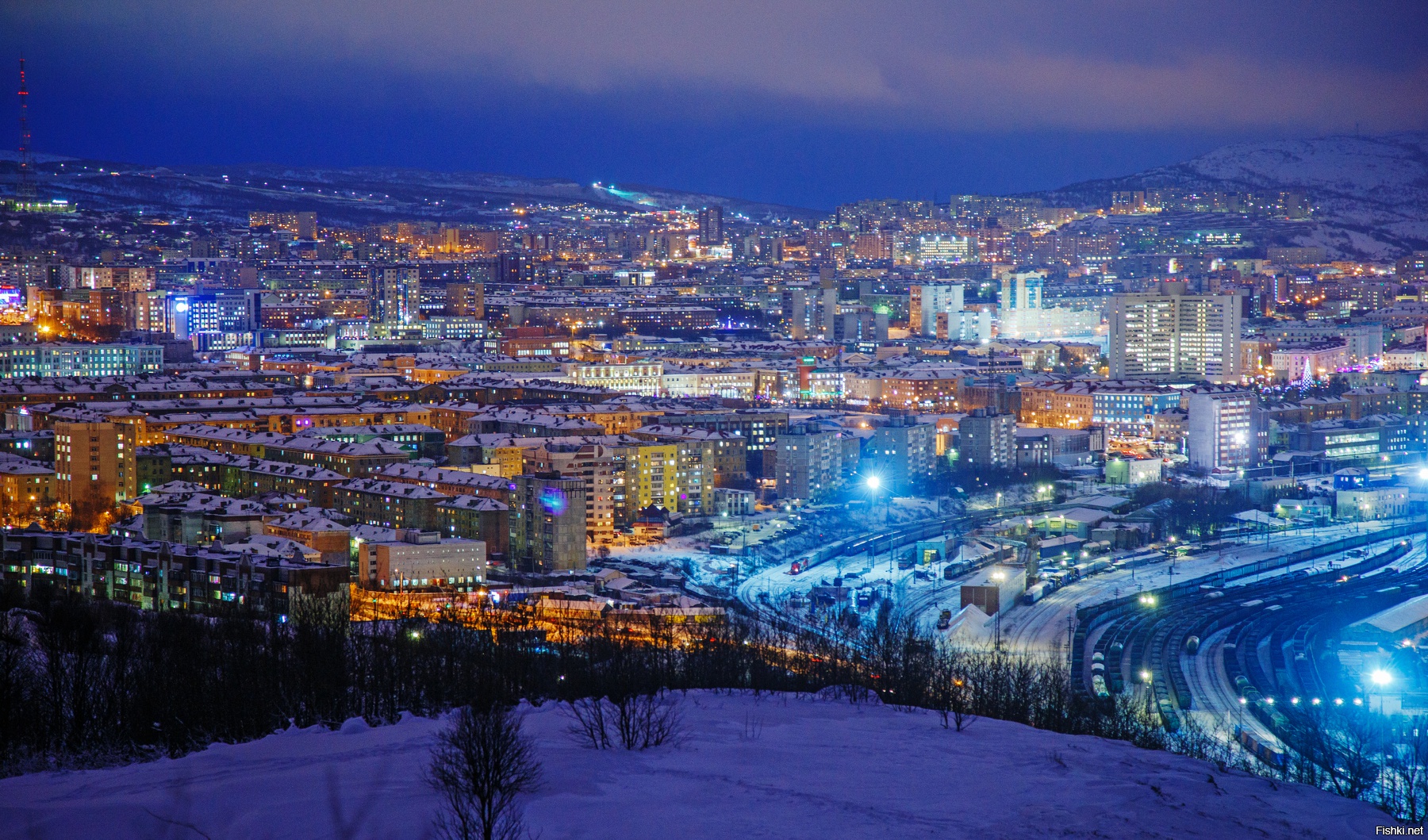 Мурманск фото. Полярная зима в Мурманске. Мурманск Полярная ночь в Мурманске. Мурманск город Полярная ночь. Ночной зимний Мурманск.