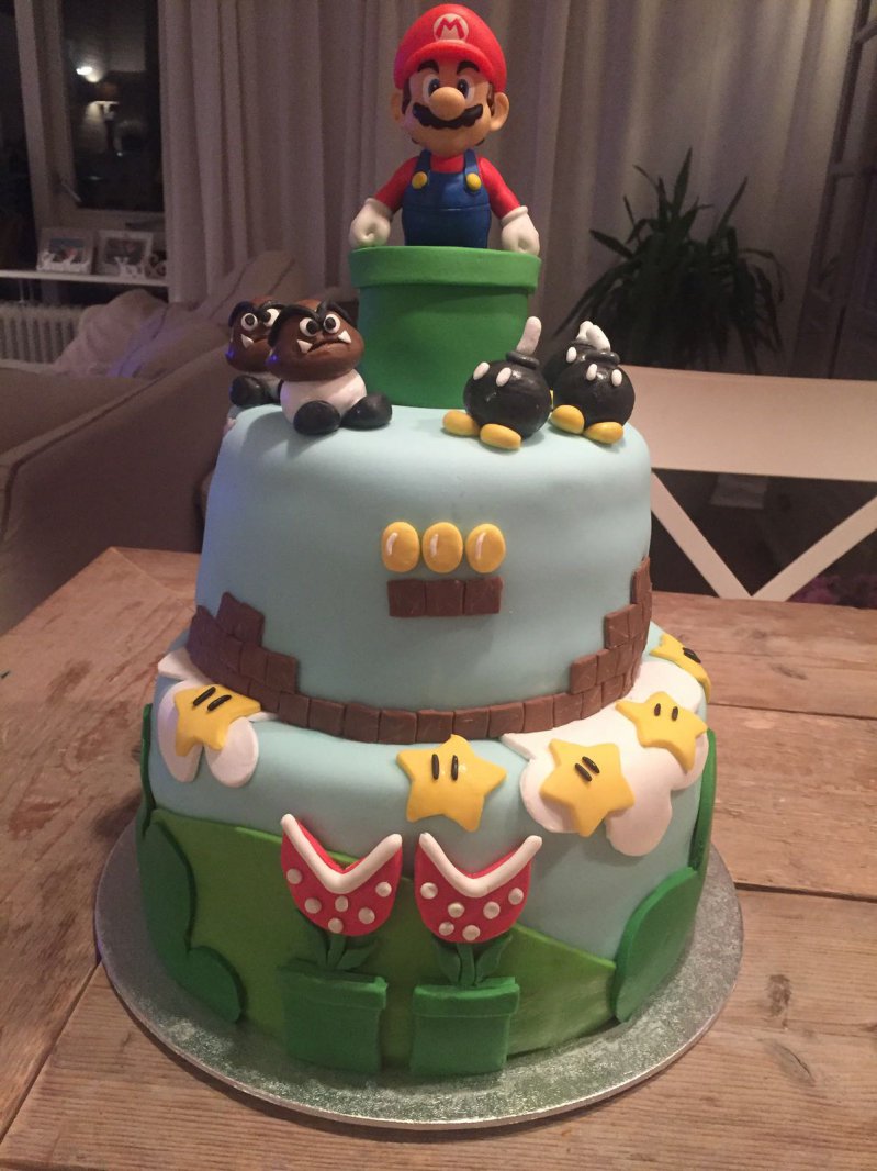Торт с Марио 