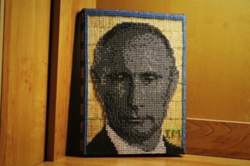 Школьник из Улан-Удэ сделал портрет Путина из спичек